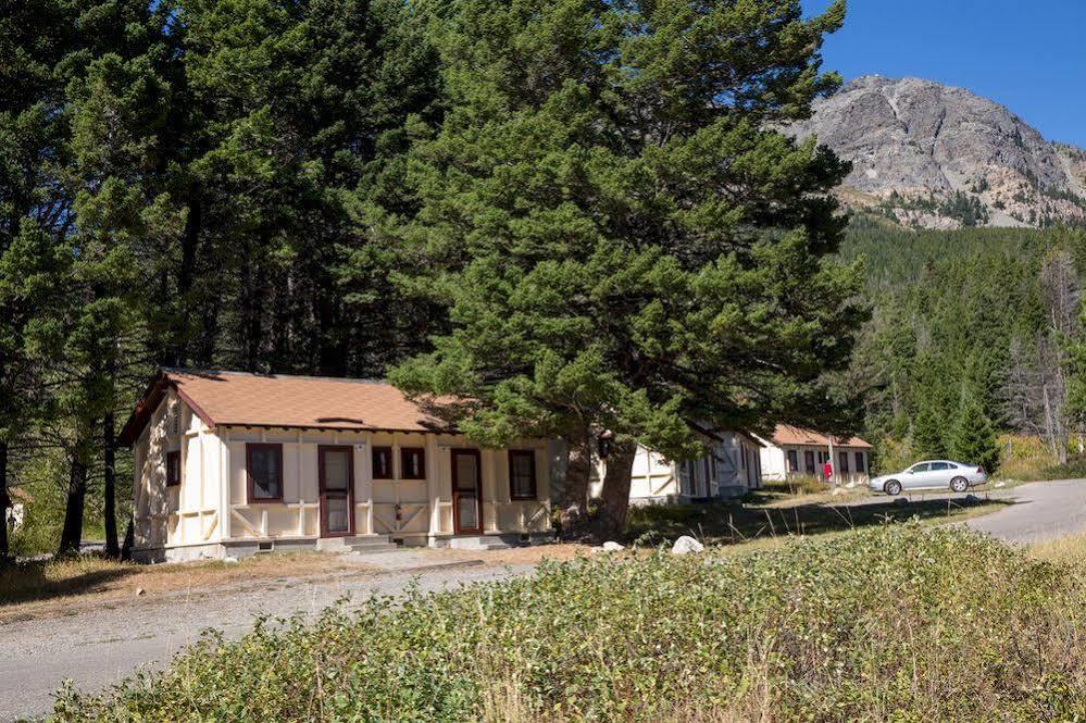 Rising Sun Motor Inn East Glacier Park Village エクステリア 写真