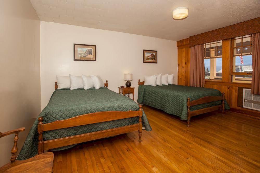 Rising Sun Motor Inn East Glacier Park Village エクステリア 写真